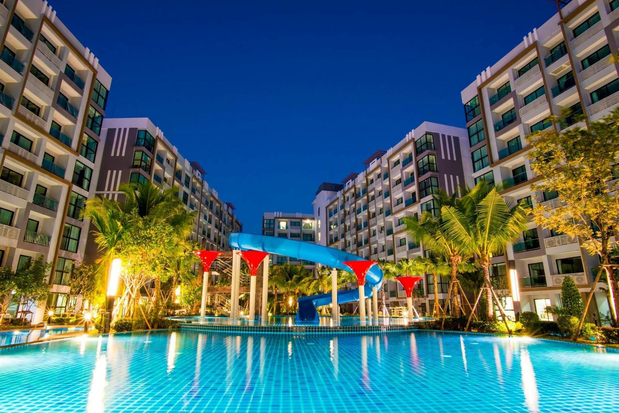 Tropical Pool View Free Electric Wifi Resort Pattaya